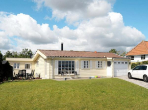 Three-Bedroom Holiday home in Frørup 3 Tåstrup